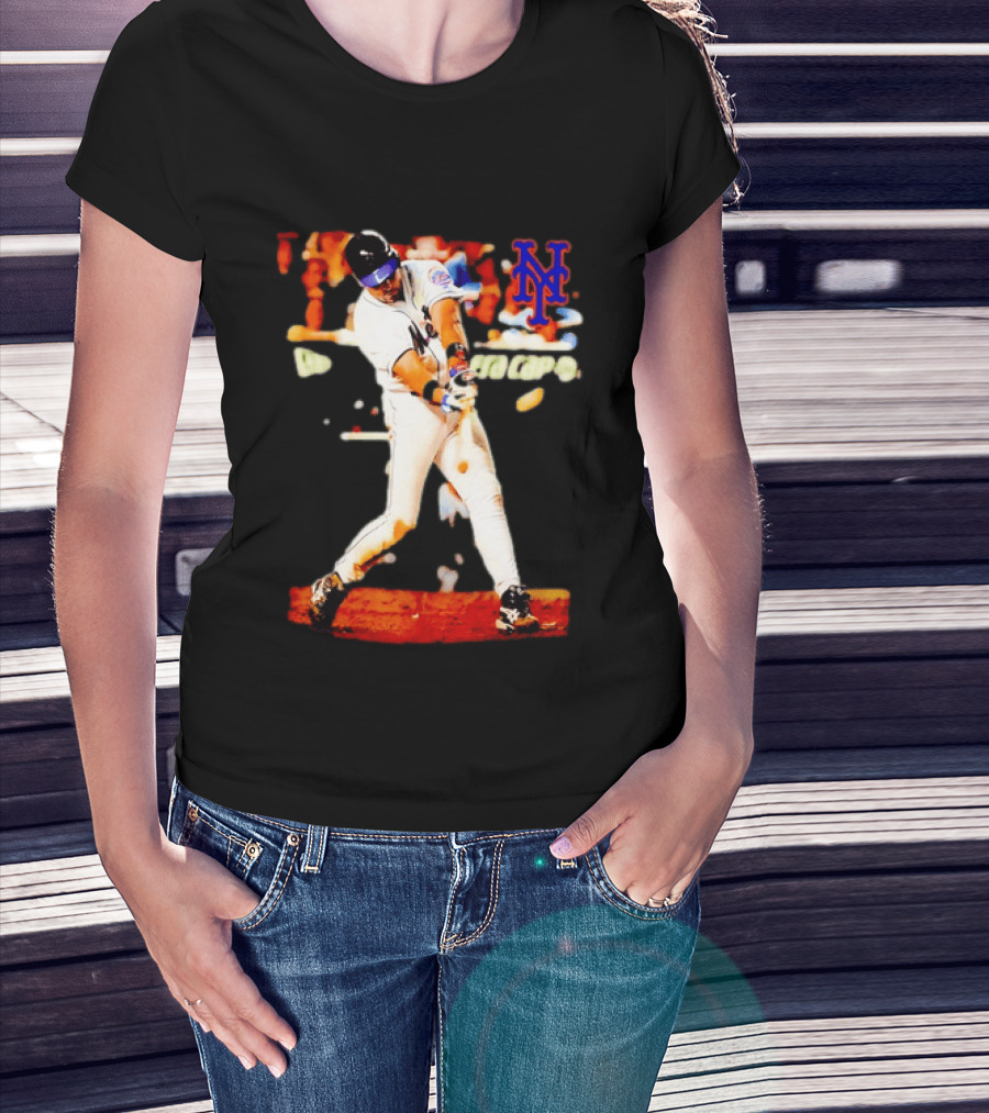 Mike Piazza New York Mets Batting Action MLB Player Swing T-Shirt