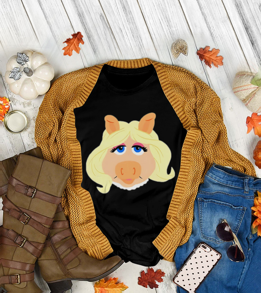 Miss Piggy Iconic Jim Henson's Muppets Character Blonde Hair Blue Eyes T-Shirt