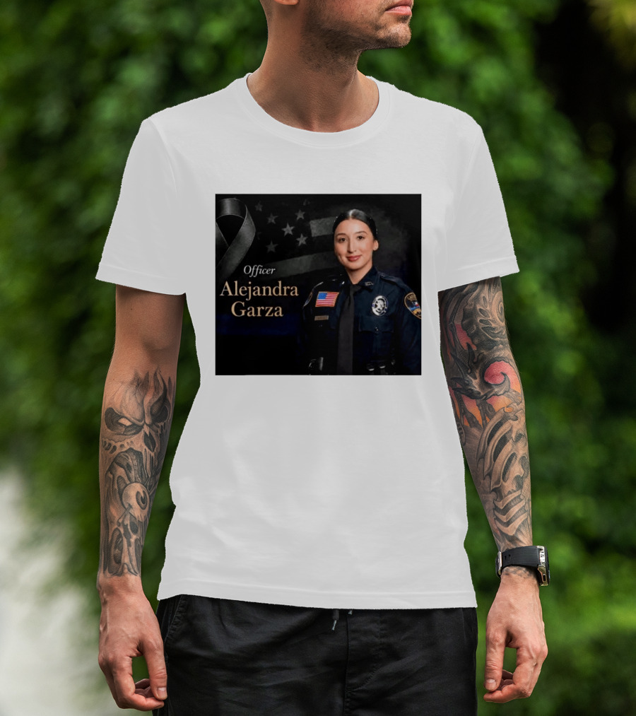Officer Alejandra Garza Memorial Tribute With Flag And Ribbon T-Shirt