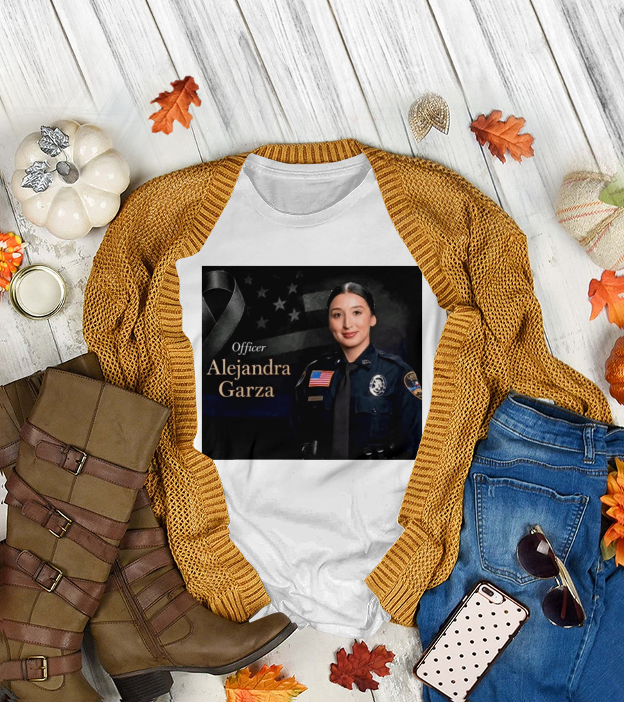 Officer Alejandra Garza Memorial Tribute With Flag And Ribbon T-Shirt