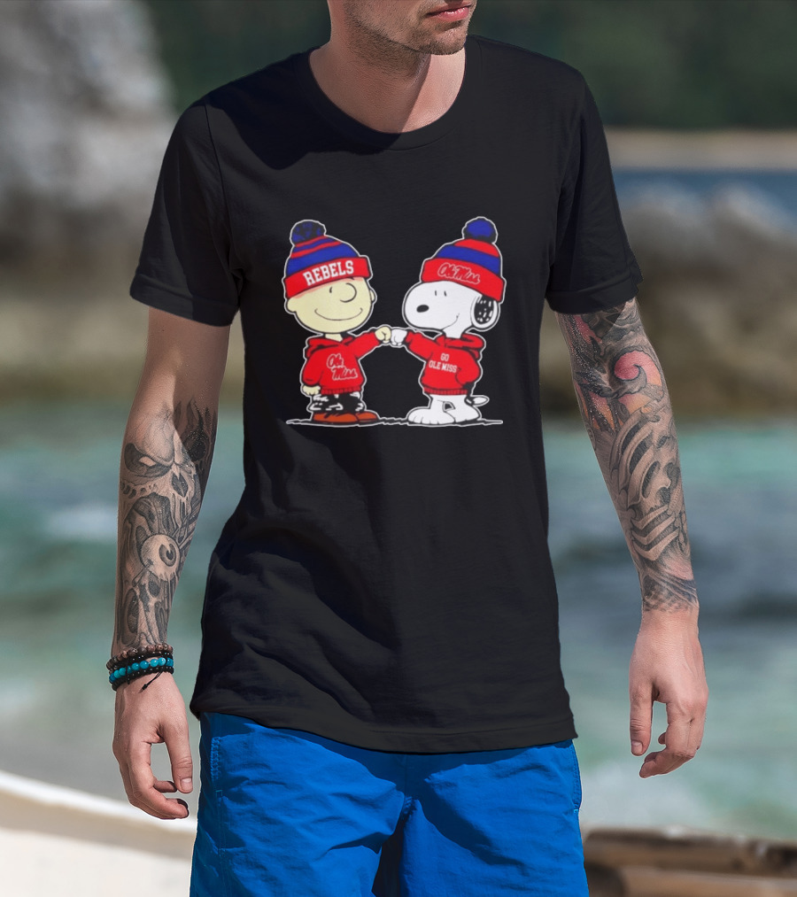 Ole Miss Rebels Snoopy Charlie Brown Fist Bump Go Ole Miss T-Shirt