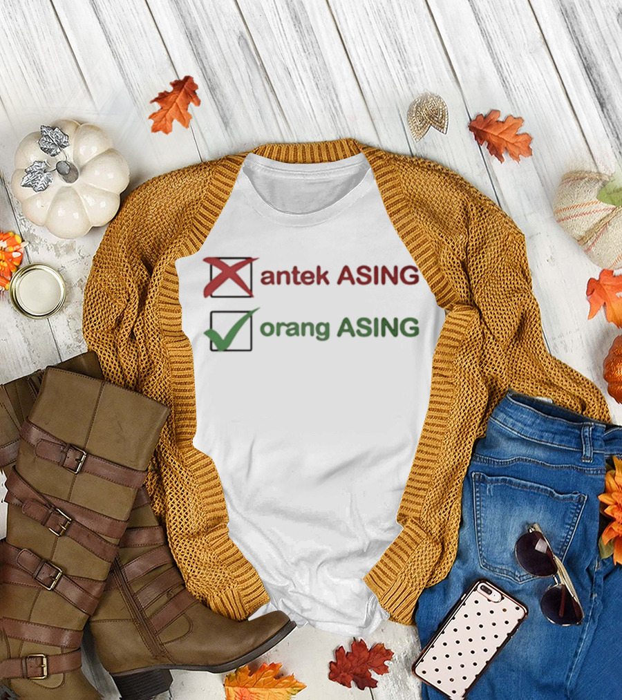 Antek ASING Orang ASING Christmas Checkmark T-Shirt