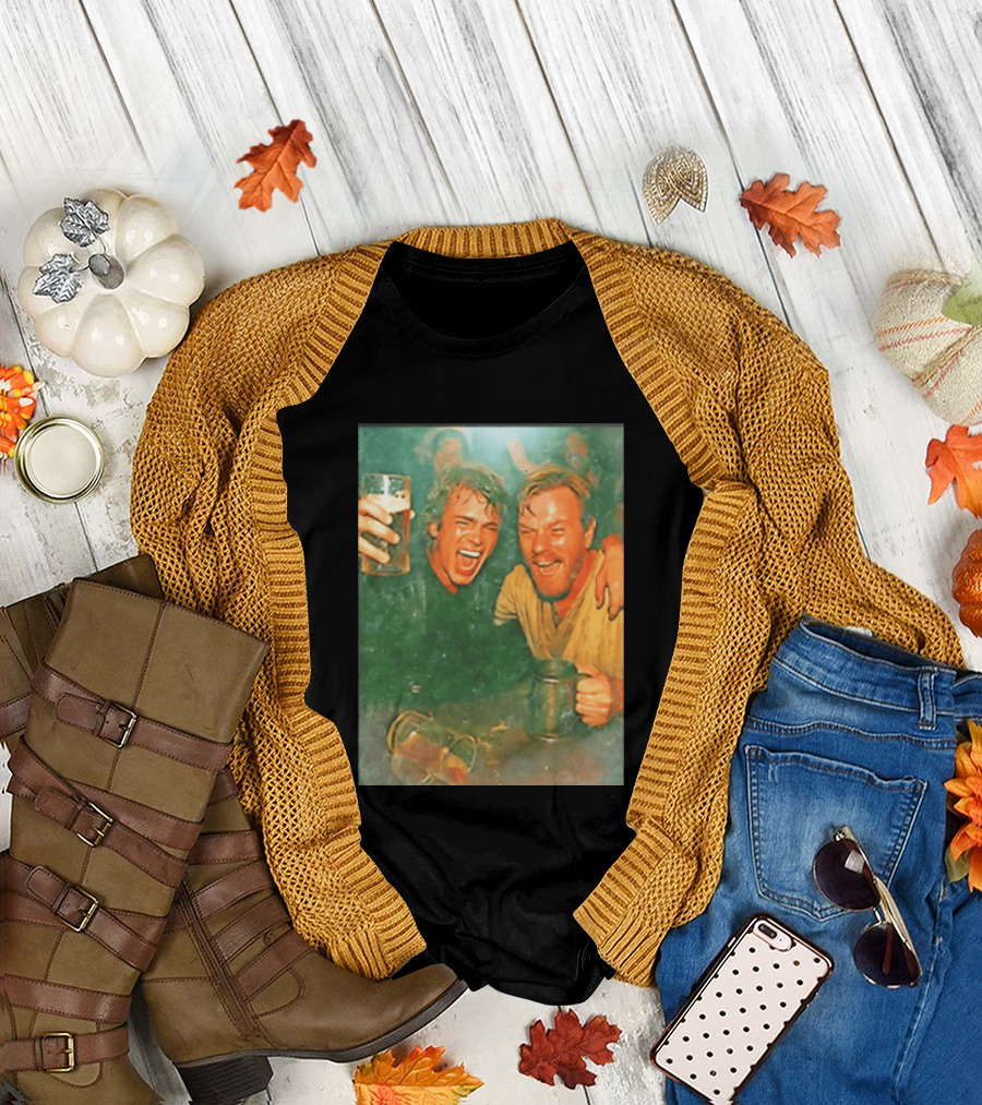 Original Anakin Skywalker And Obi Wan Kenobi Celebrate With Beer Cheers T-Shirt