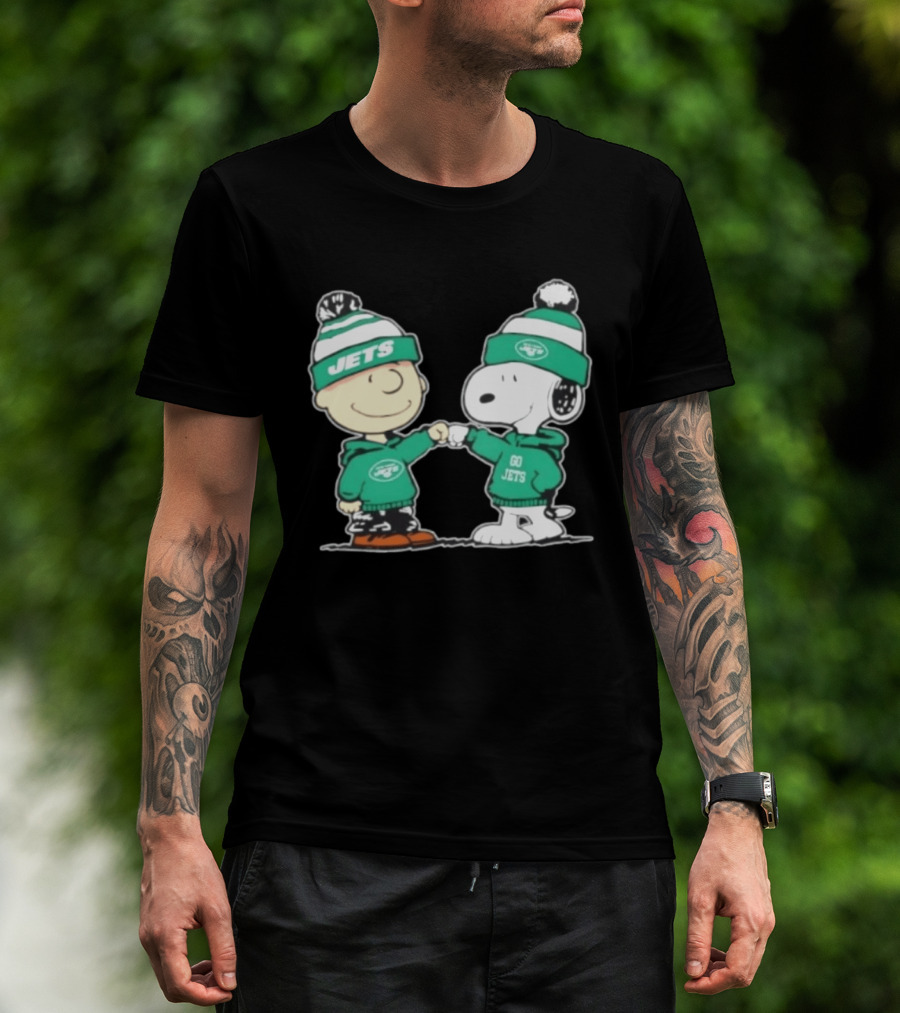 Original Peanuts Charlie Brown Snoopy New York Jets Fist Bump Go Jets Football T-Shirt