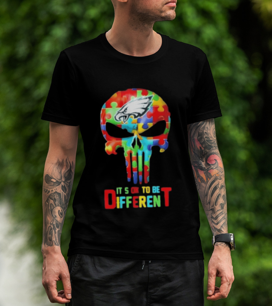 Philadelphia Eagles Skull Puzzle Autism Awareness It's Ok To Be Different T-Shirt