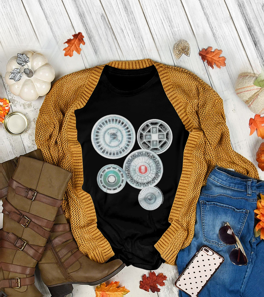 Vintage Ford Hubcaps Collection Classic Car Enthusiast Retro Wheels T-Shirt