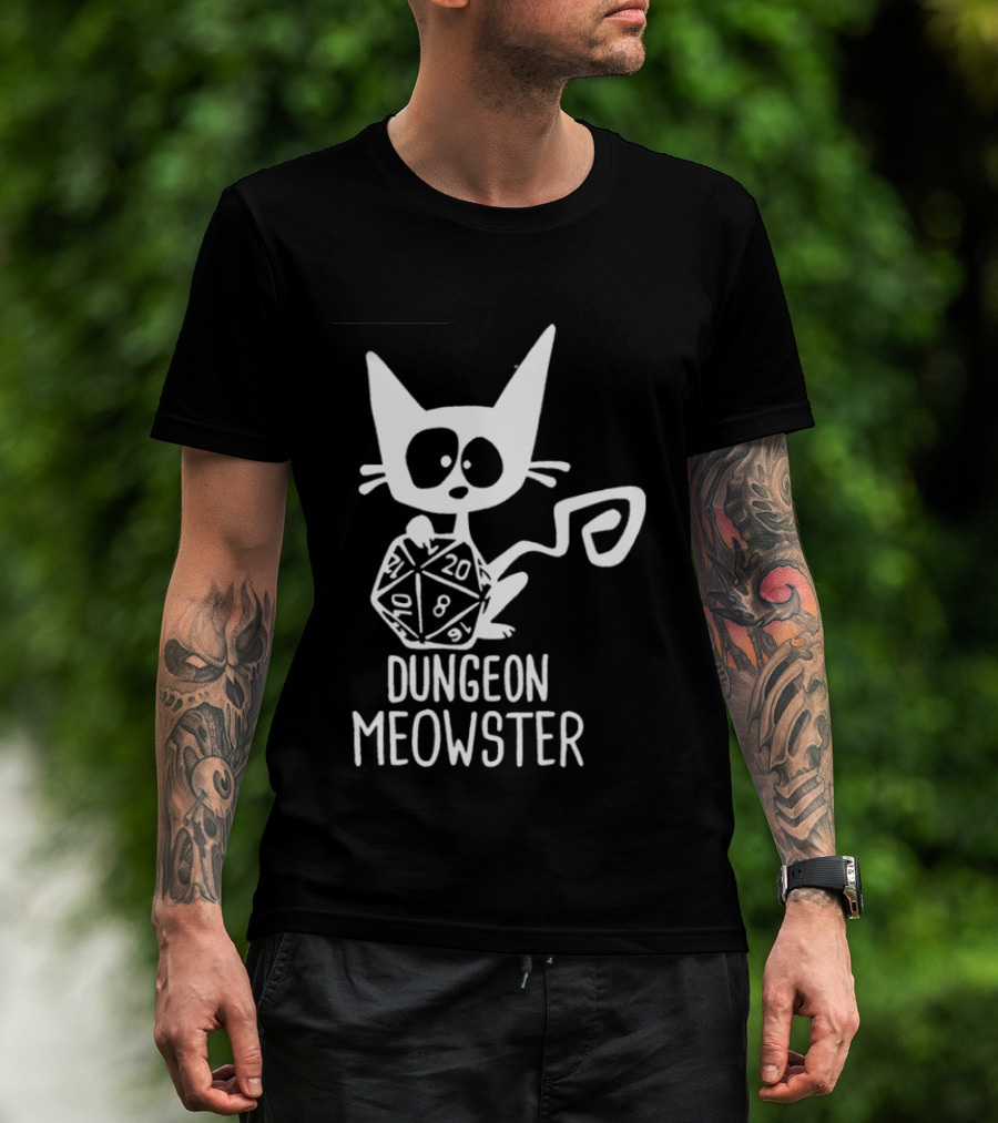 Dungeon Meowster Cat Holding D20 Dice Dungeons And Dragons T-Shirt
