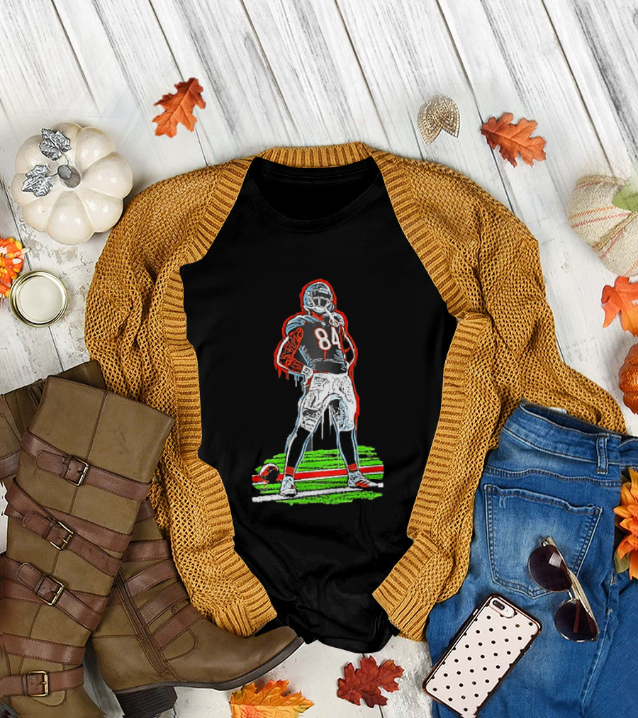 Original Colston Loveland Chicago Bears 84 Football Arms Akimbo Celly Graffiti T-Shirt