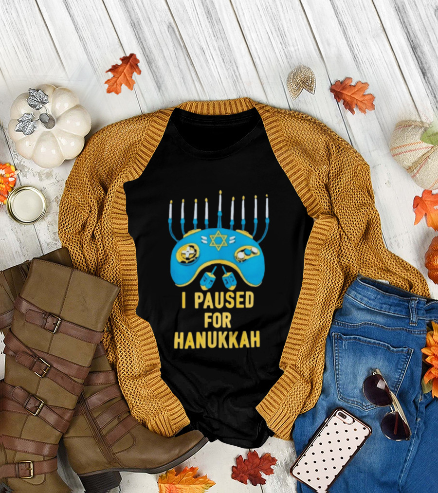 I Paused For Hanukkah Menorah Gaming Controller Star Of David T-Shirt