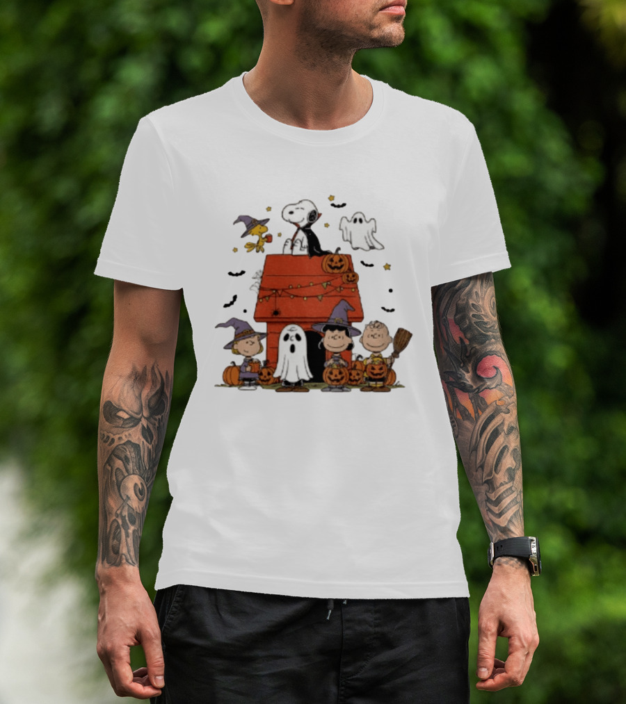 Snoopy Halloween Woodstock Ghost Pumpkins Charlie Brown Lucy 2025 T-Shirt