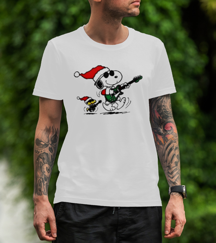 Snoopy Christmas Rocking Guitar Santa Hat Woodstock Peanuts T-Shirt