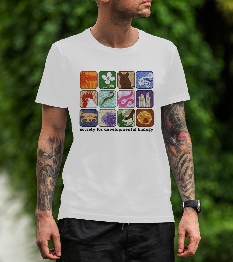 Society For Developmental Biology Model Organisms Collage Fly Plant Mouse Fish Chicken Worm Frog Plant Embryo Egg Cell T-Shirt
