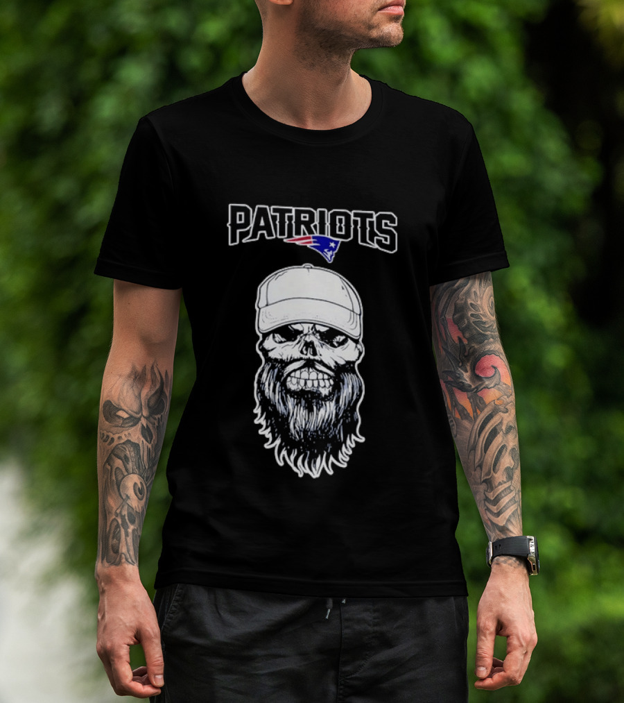 Patriots Bearded Skull With Cap Football Fan T-Shirt