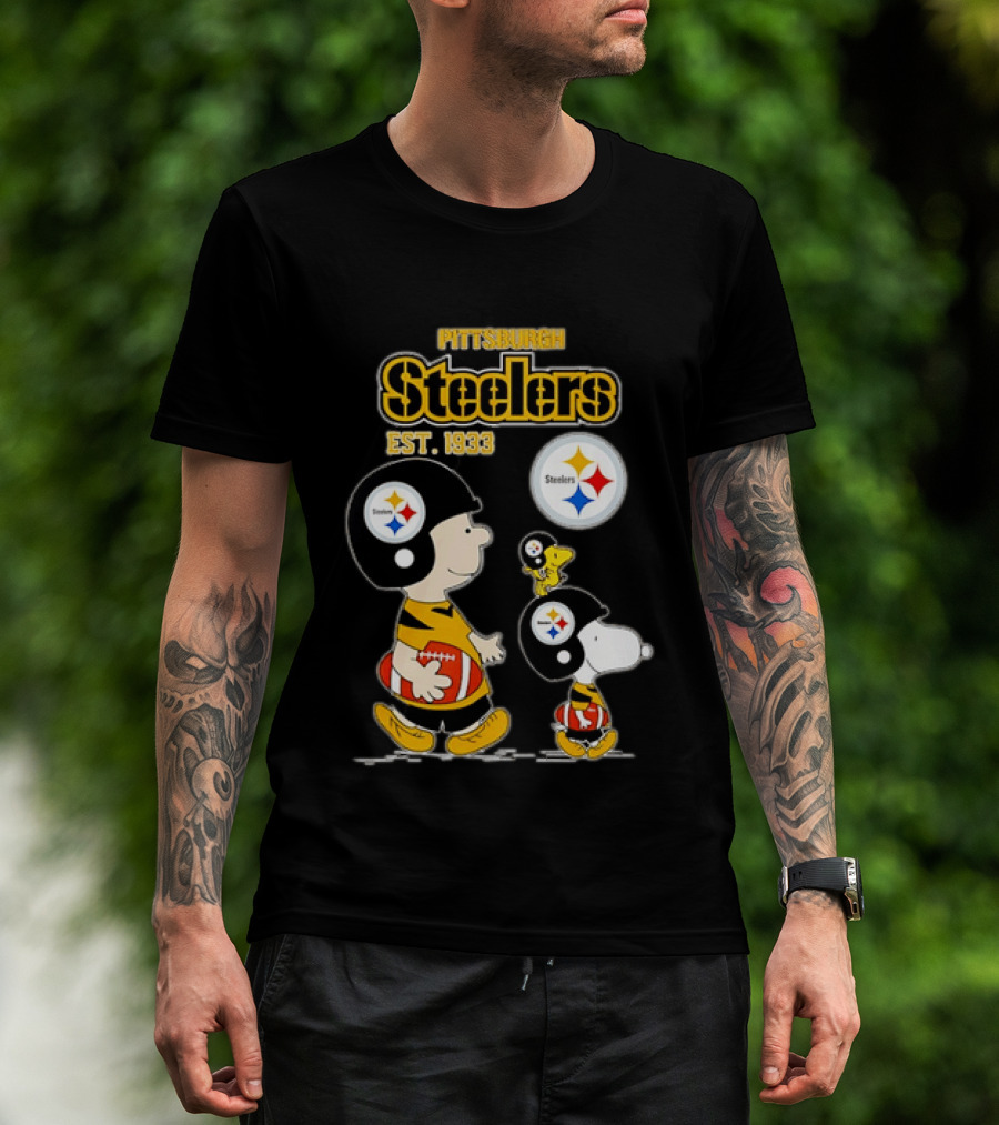 Pittsburgh Steelers Peanuts Charlie Brown Snoopy Football Est 1933 T-Shirt