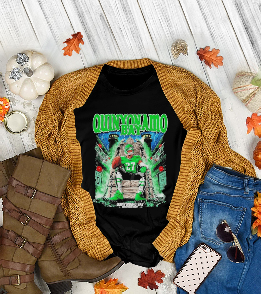 Quinyonamo Bay 27 Throne Football Block Q T-Shirt