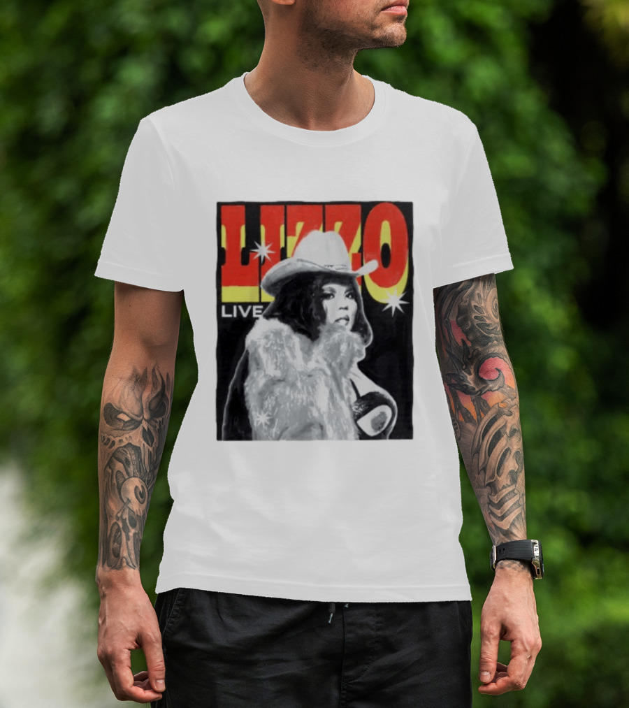 Lizzo Live Houston Mar 06 Texan Style Fur Coat Hat T-Shirt