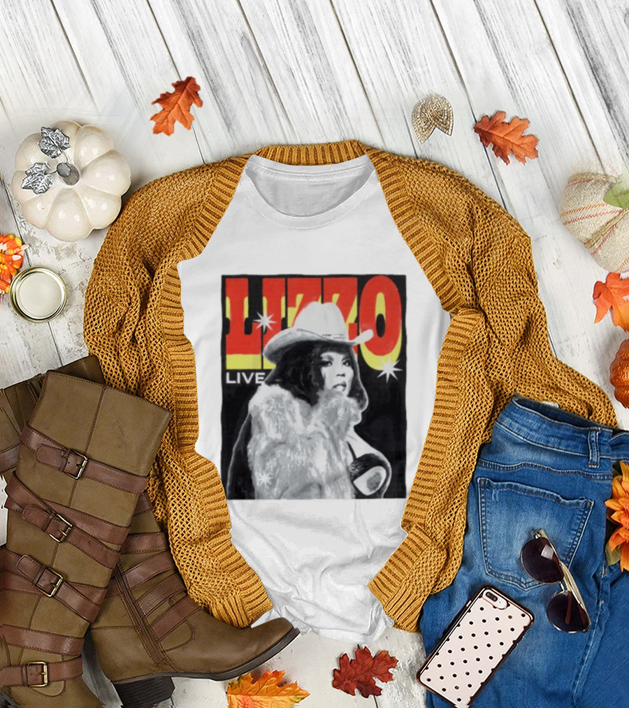 Lizzo Live Houston Mar 06 Texan Style Fur Coat Hat T-Shirt