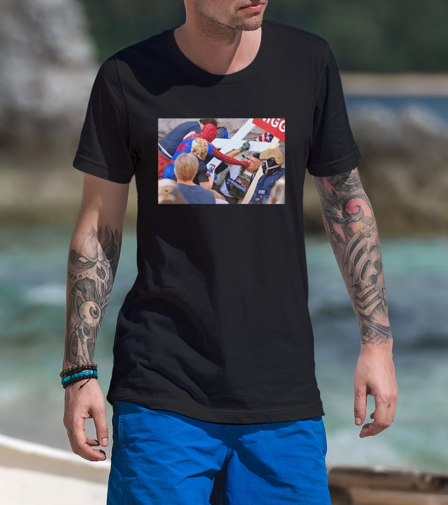 Spider Man Confrontation With Agent Superhero T-Shirt