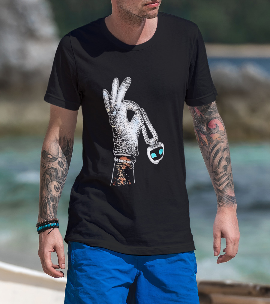 King Of Pop Sequin Glove Holding Alien Pendant T-Shirt