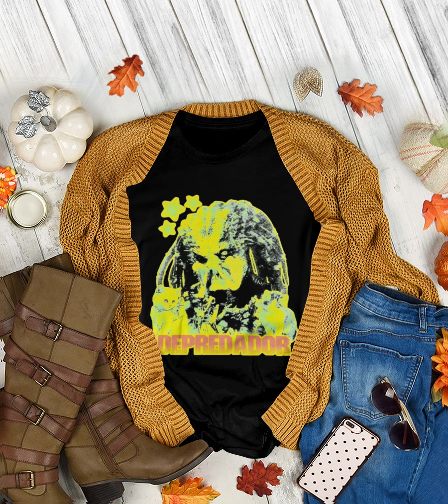 Depredador Predator Sci Fi With Kittens And Stars T-Shirt