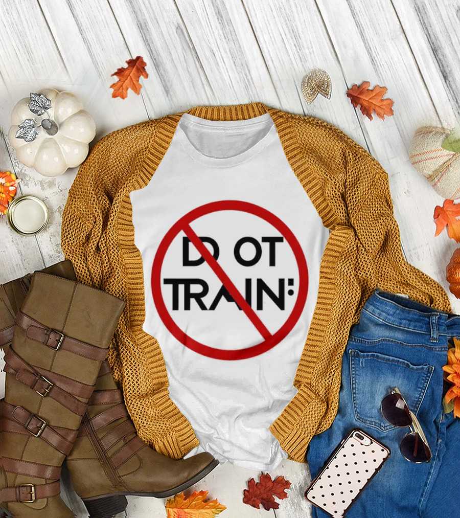 Do Not Train AI Artificial Intelligence Warning T-Shirt