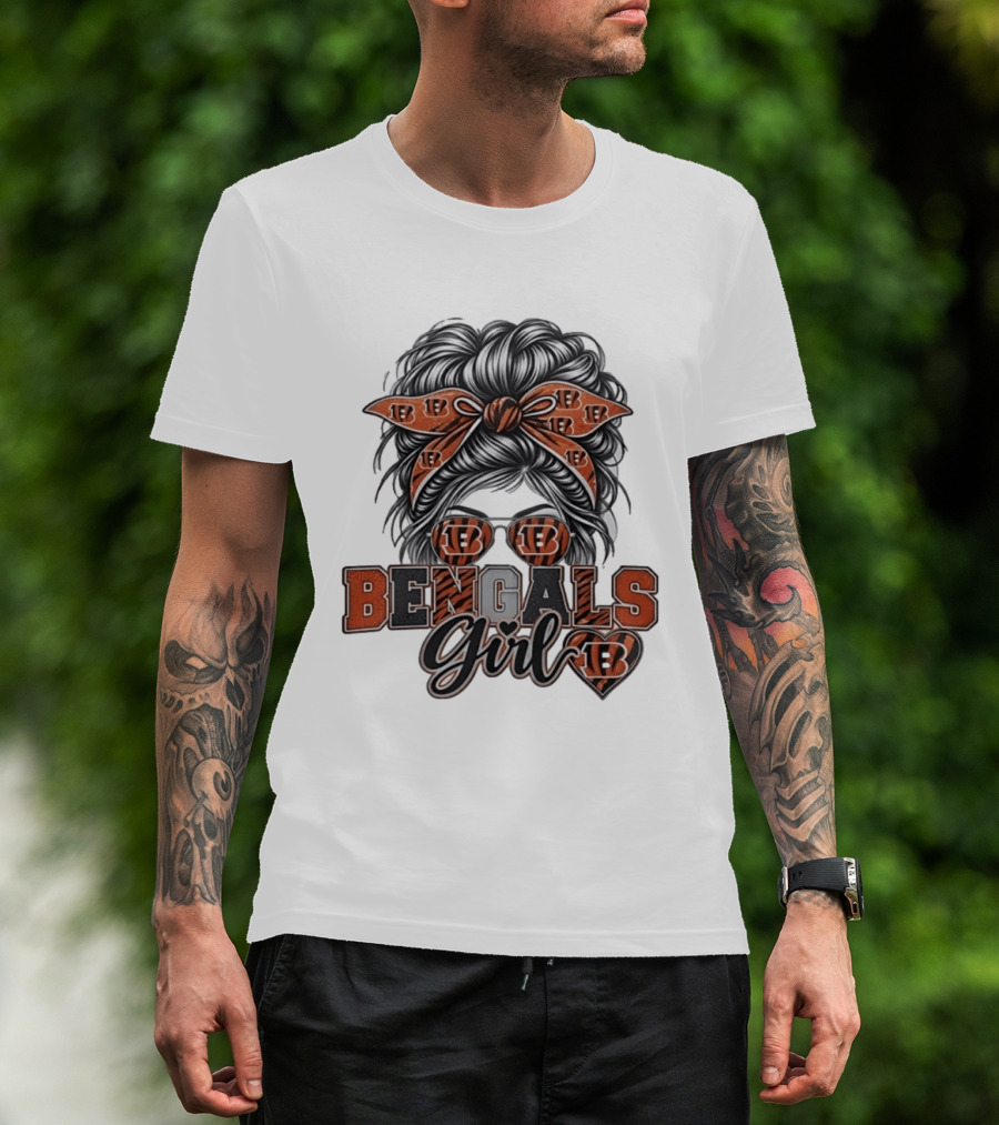 Bengals Girl Messy Bun Fan With Glasses And Bow T-Shirt
