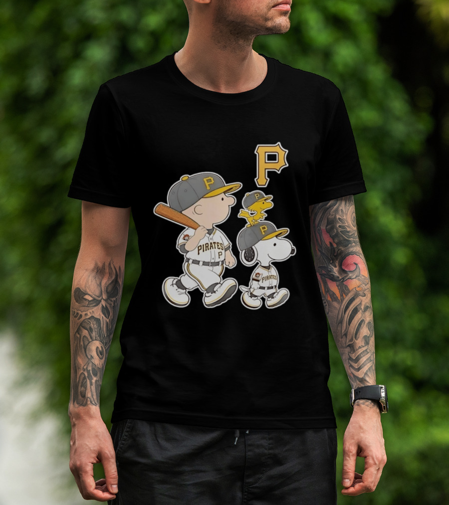 Woodstock Snoopy Charlie Brown Pittsburgh Pirates Baseball P T-Shirt