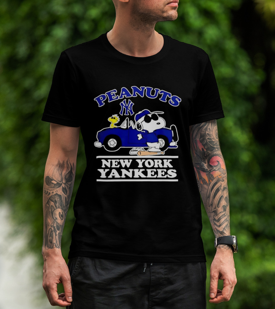 Peanuts Snoopy Woodstock New York Yankees Car Baseball Bat T-Shirt