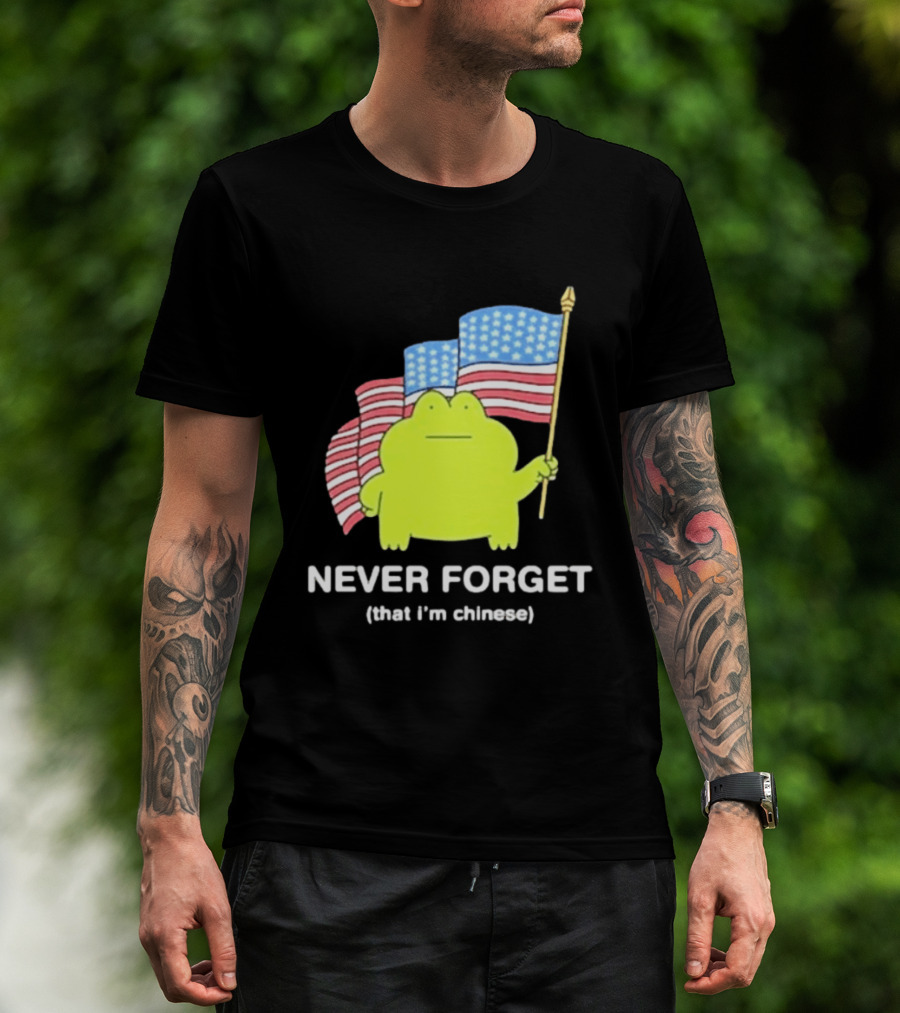 Frog Holding American Flags Never Forget That I'm Chinese T-Shirt