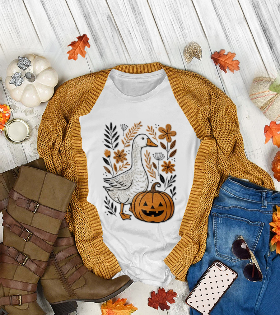Goose With Jack O' Lantern Pumpkin Autumn Leaves And Flowers T-Shirt