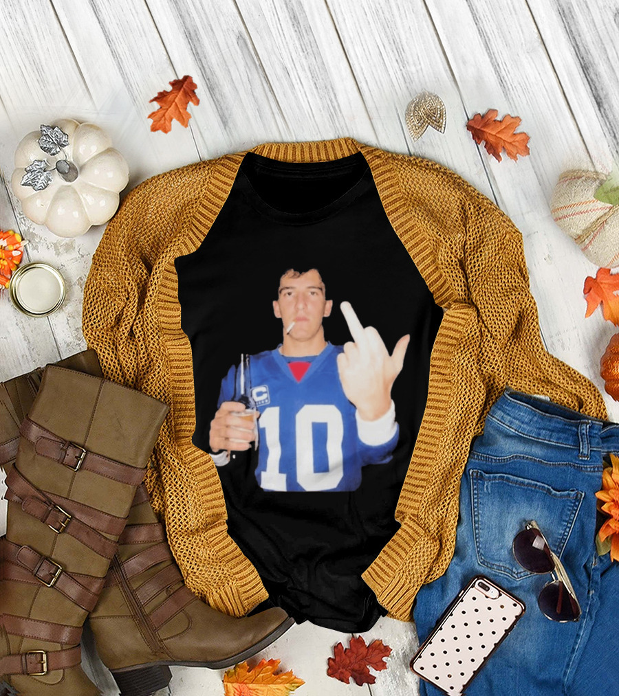 Eli Manning Jersey Smoking Gesture Middle Finger 10 T-Shirt