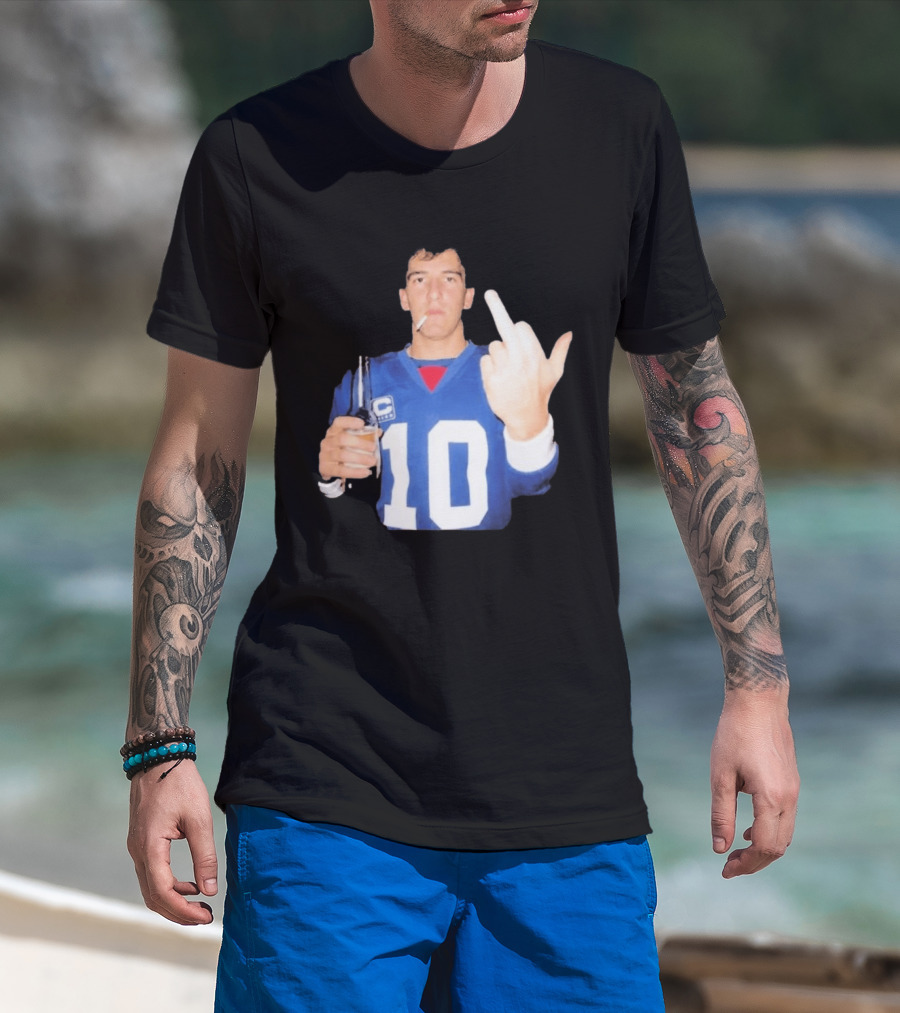 Eli Manning Jersey Smoking Gesture Middle Finger 10 T-Shirt