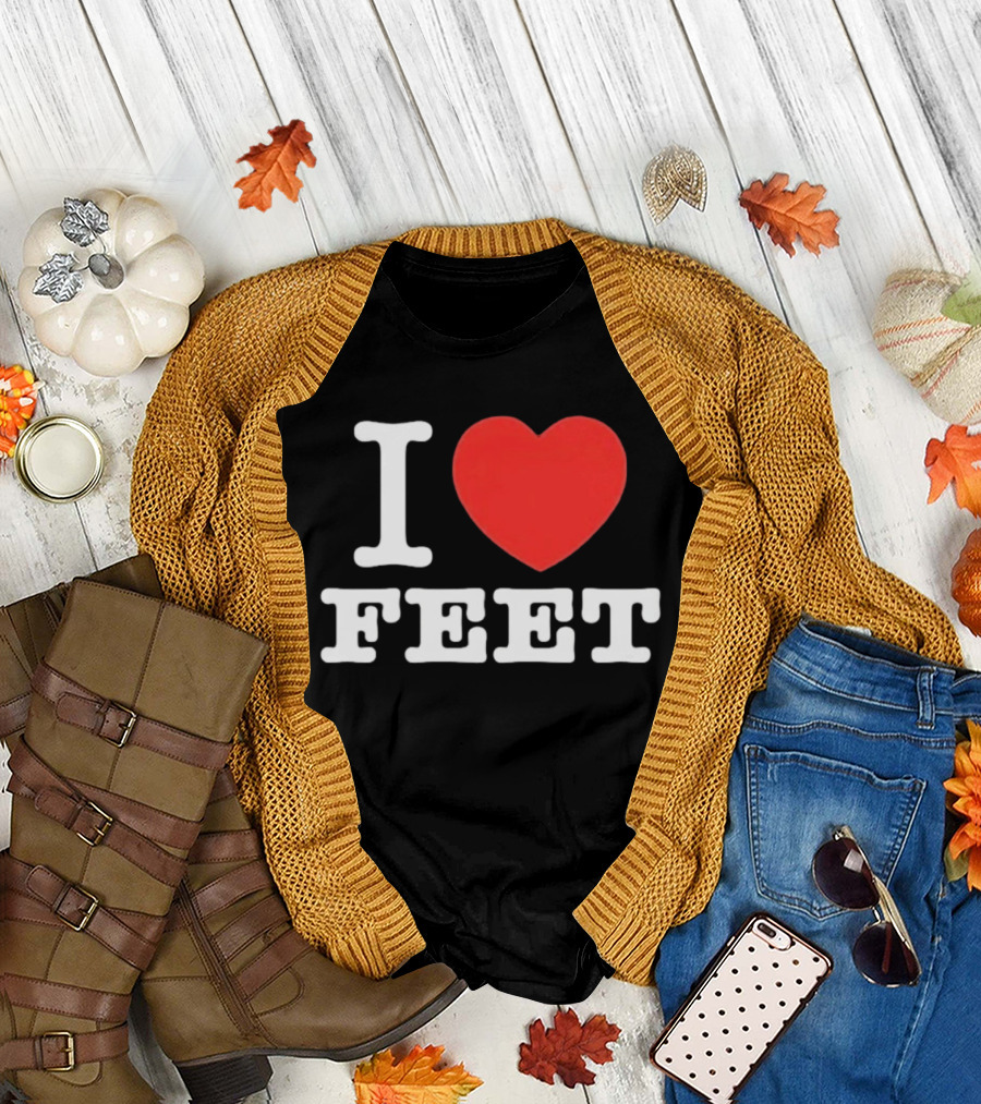 I Love Feet Humor Red Heart Foot Fetish Fun T-Shirt
