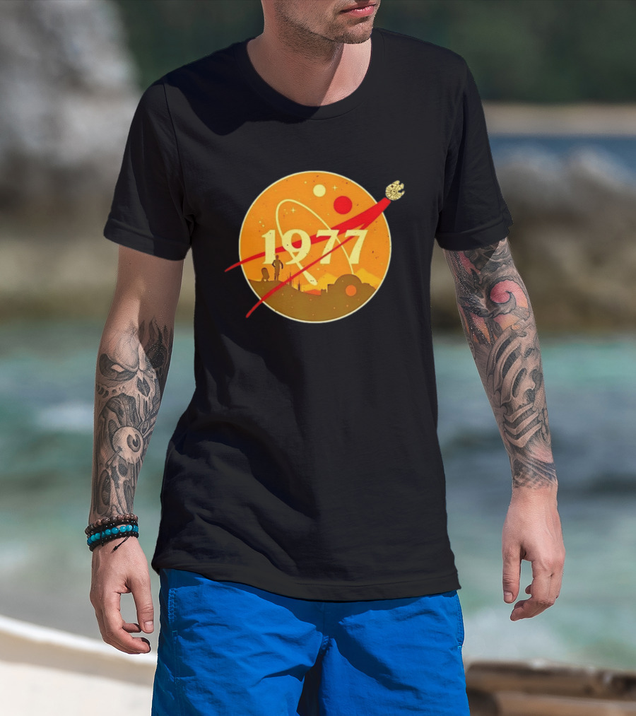 Star Wars 1977 Millennium Falcon Space Desert Silhouette Planetary Orbit T-Shirt