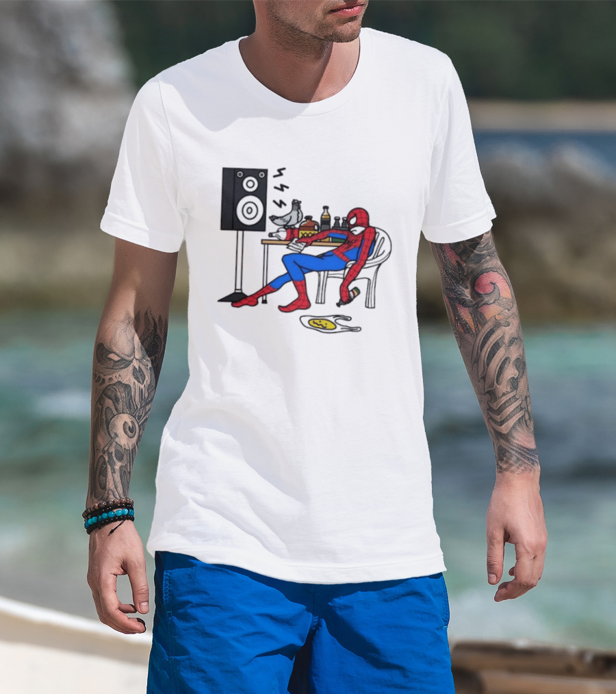 Spider Man Te Quiero Romo Drinking Marvel Speaker Table Scene T-Shirt