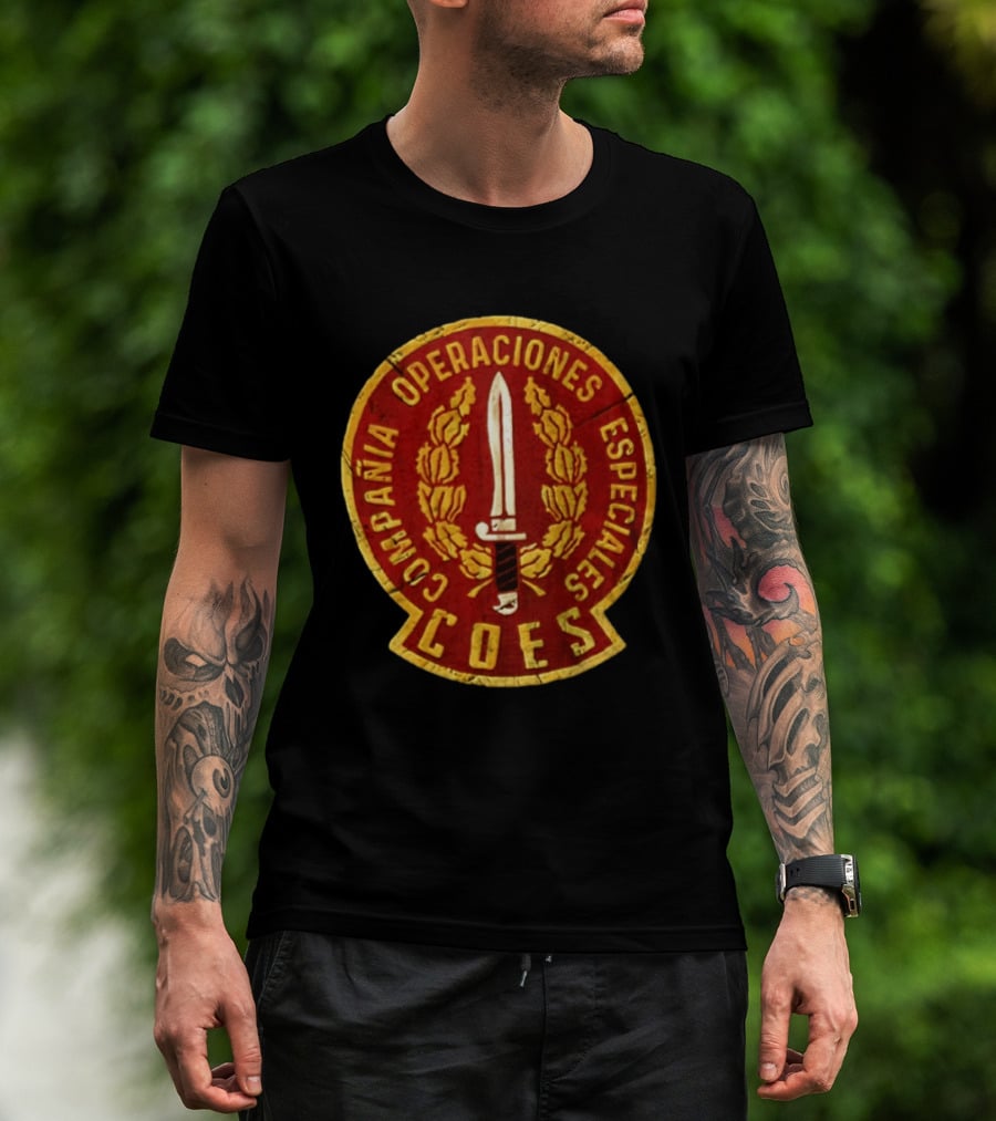 Compañía Operaciones Especiales COES Insignia With Tactical Knife T-Shirt