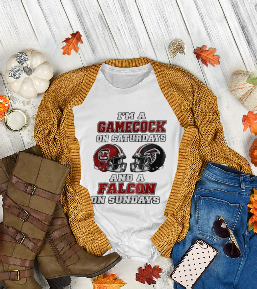 I'm A Gamecock On Saturdays And A Falcon On Sundays Helmet Football Fan شعار T-Shirt