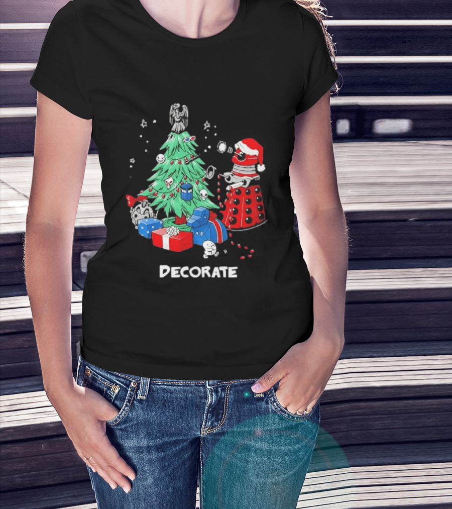 Doctor Who Dalek Christmas Tree Decorate Scene T-Shirt