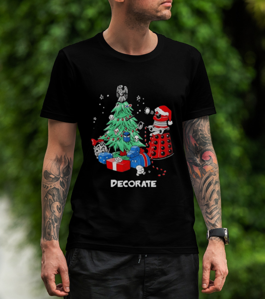 Doctor Who Dalek Christmas Tree Decorate Scene T-Shirt