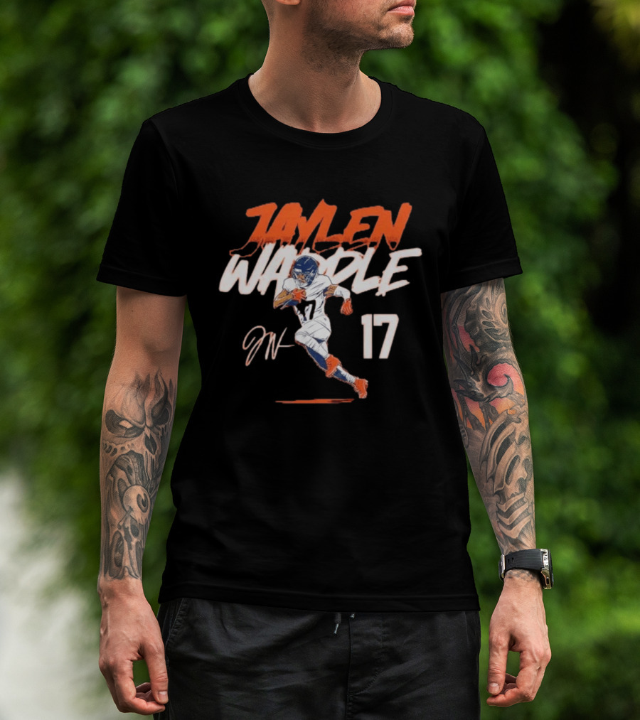 Jaylen Waddle 17 Denver Broncos Pose T-Shirt