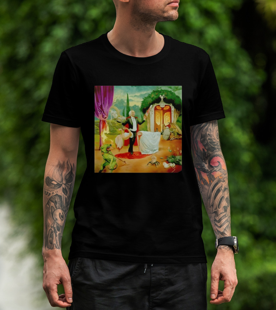 Surreal Magician Gothic Horror Sawing Woman In Half Fantasy Scene T-Shirt