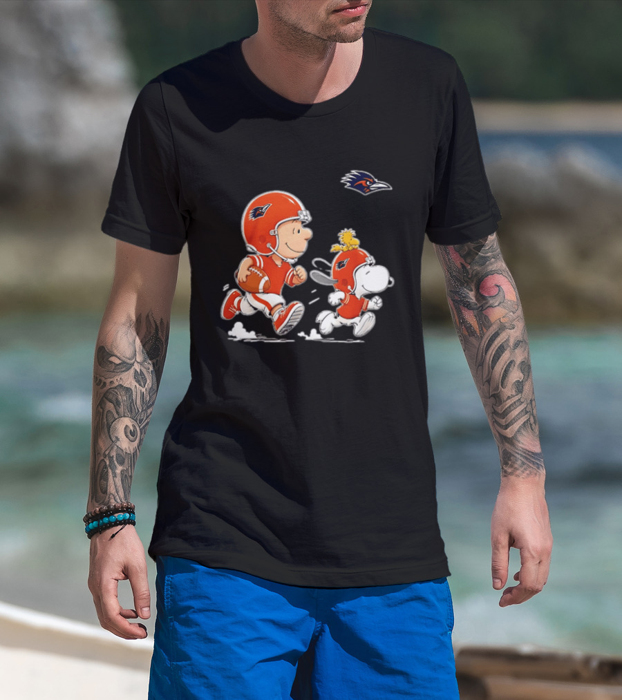 Charlie Brown Woodstock Snoopy UTSA Roadrunners Football 2026 T-Shirt