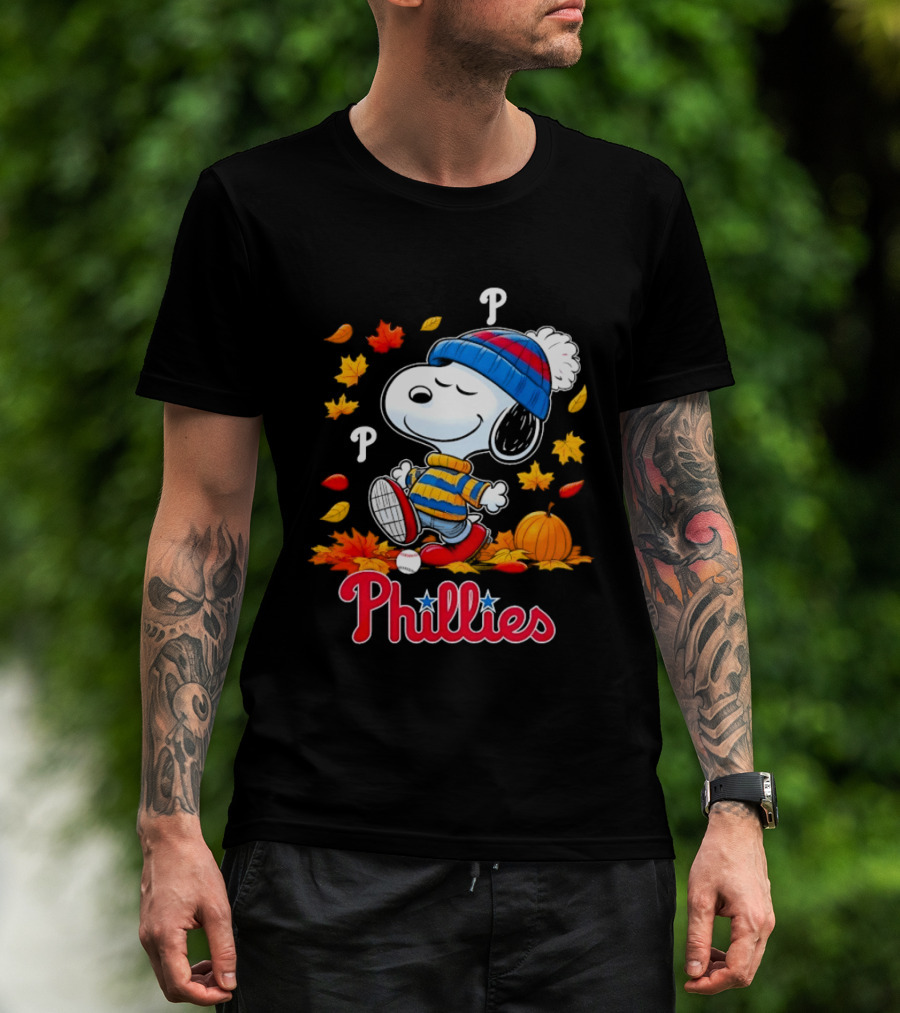 Snoopy Philadelphia Phillies Autumn Leaves Pumpkin Baseball Fan T-Shirt