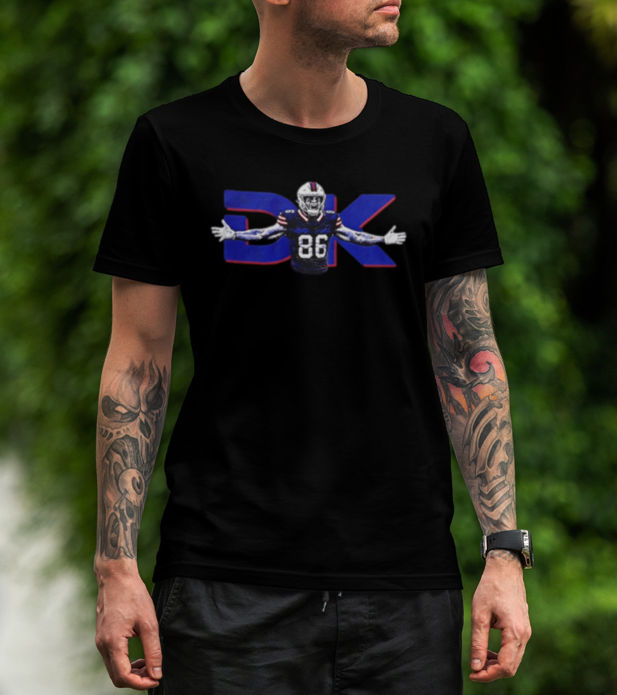 DK Buffalo Bills 86 Football Player With Helmet Arms Outstretched T-Shirt