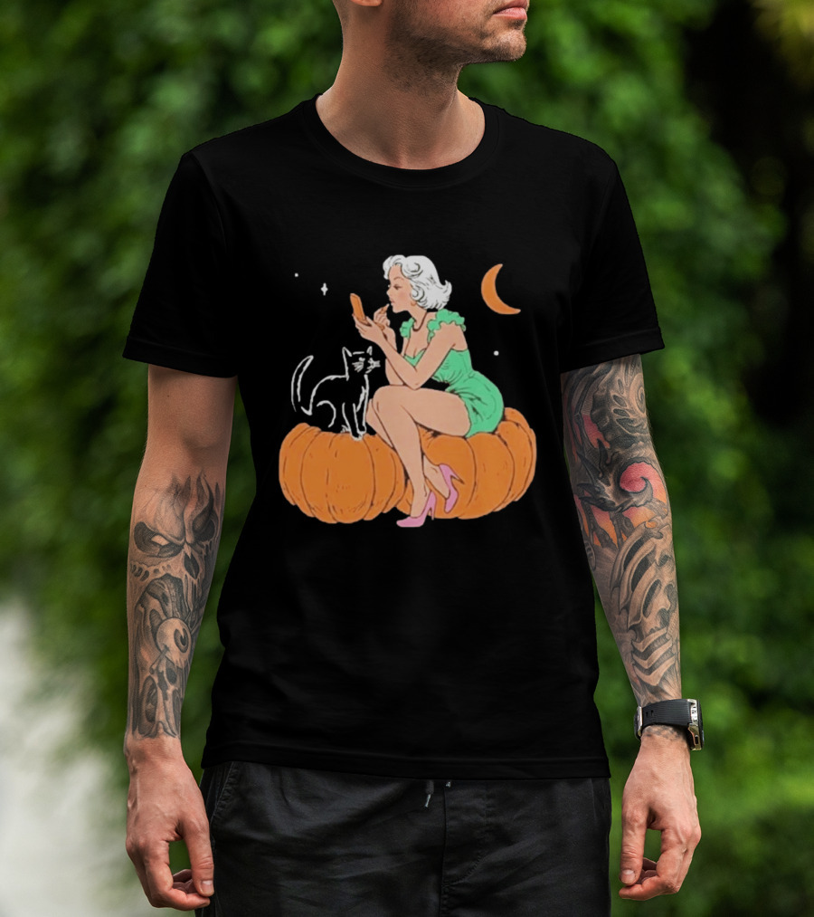 Pinup Girl Applying Lipstick On Pumpkin With Black Cat Halloween Moon Scene T-Shirt