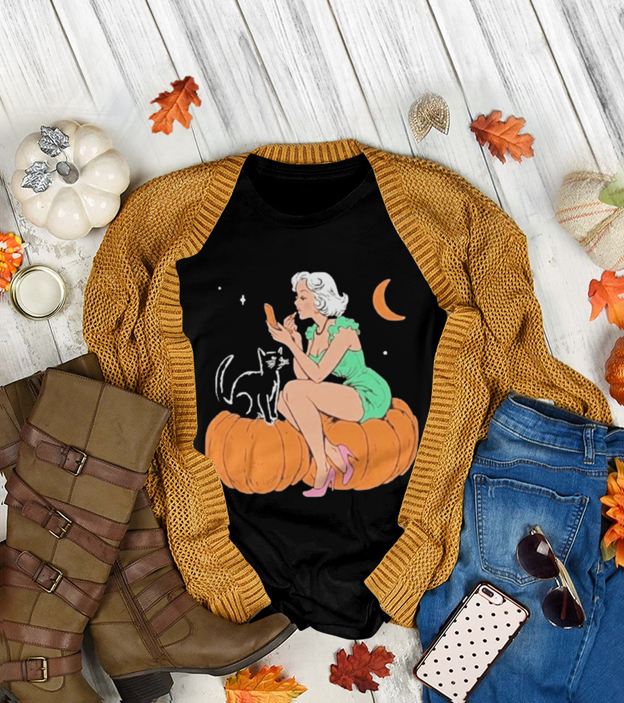 Pinup Girl Applying Lipstick On Pumpkin With Black Cat Halloween Moon Scene T-Shirt