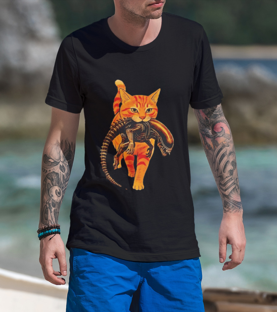 Orange Tabby Cat Holding Alien Xenomorph Iconic Fusion T-Shirt