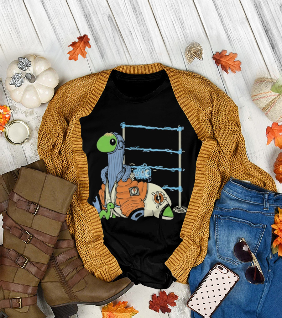 Wattson Nessie Apex Legends Character With Baby Nessie And Fences T-Shirt