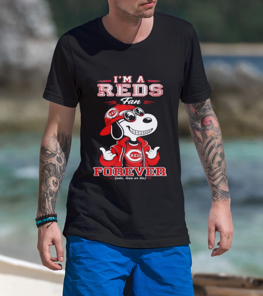 I'm A Reds Fan Forever With Snoopy Win Lose Or Tie T-Shirt