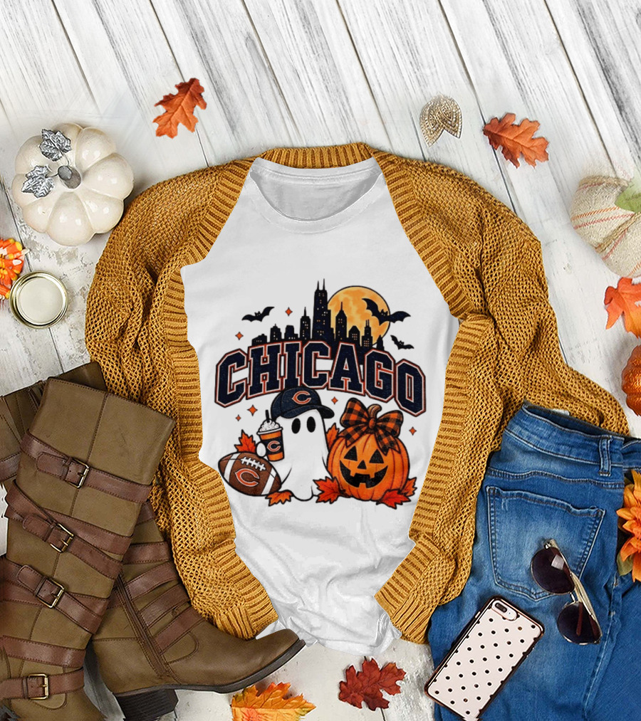 Chicago Bears Halloween Ghost Pumpkin Football Skyline Moon T-Shirt